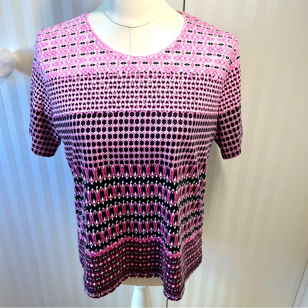 Alia petite pink white black jewels pattern tee Size M